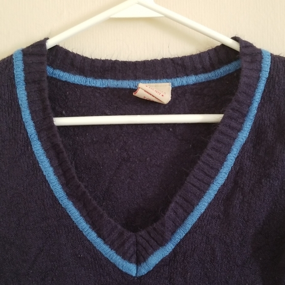 Sweater - Picture 2 of 3